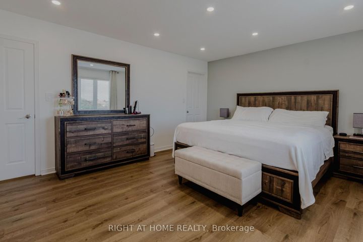 Photo 23 at 12 Bankfield Crescent, Stoney Creek Mountain, Hamilton