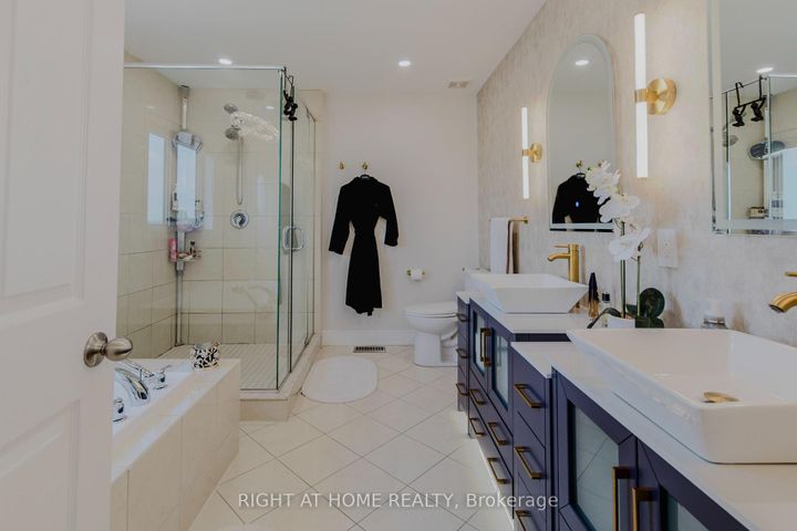 Photo 24 at 12 Bankfield Crescent, Stoney Creek Mountain, Hamilton