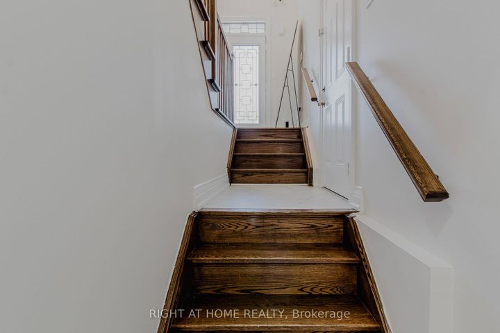 Photo 30 at 12 Bankfield Crescent, Stoney Creek Mountain, Hamilton