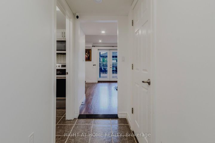 Photo 31 at 12 Bankfield Crescent, Stoney Creek Mountain, Hamilton