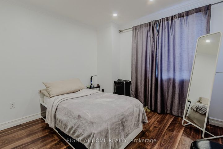Photo 36 at 12 Bankfield Crescent, Stoney Creek Mountain, Hamilton