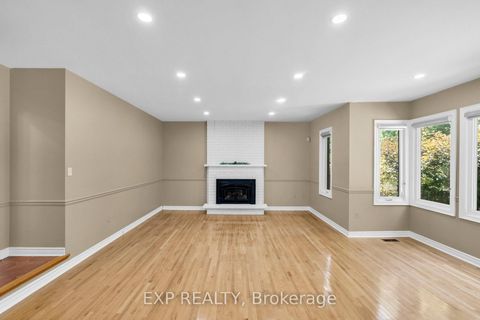 Photo 6 at 959 Lockwood Circle, Wyndham, Newmarket