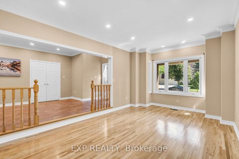 Photo 13 at 959 Lockwood Circle, Wyndham, Newmarket