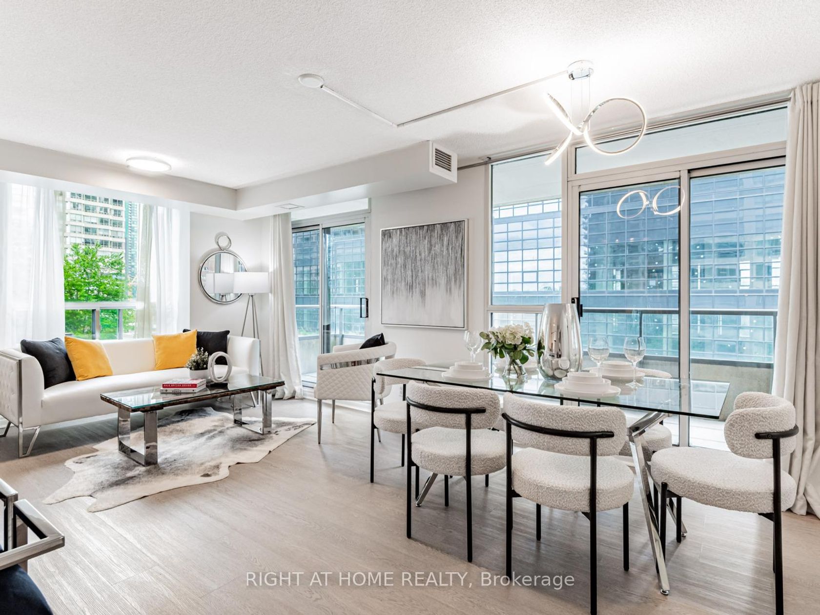 510 - 23 Hollywood Avenue, Willowdale East, Toronto 