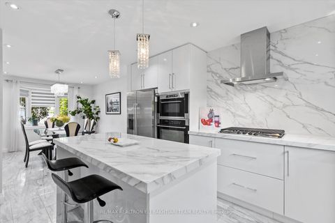 Photo 10 at 1 Donmac Drive, Don Mills, Toronto