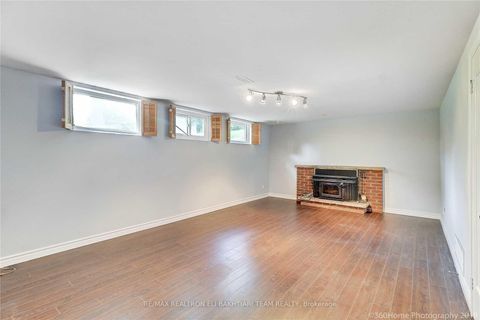 Photo 24 at 1 Donmac Drive, Don Mills, Toronto
