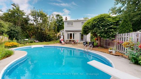 Photo 10 at 19 Lillooet Crescent S, North Richvale, Richmond Hill