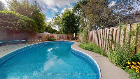 Photo 12 at 19 Lillooet Crescent S, North Richvale, Richmond Hill