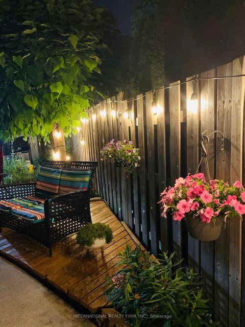 Photo 24 at 19 Lillooet Crescent S, North Richvale, Richmond Hill