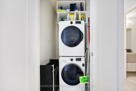 Photo 3 at 401 - 6 Jackes Avenue, Moore Park, Toronto