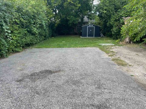 Photo 1 at 624 McRoberts Avenue, Fairbank, Toronto