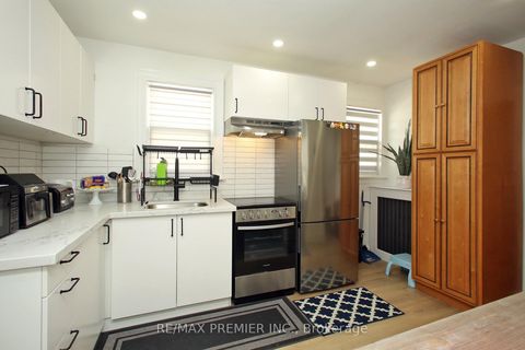 Photo 3 at 624 McRoberts Avenue, Fairbank, Toronto