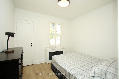 Photo 11 at 624 McRoberts Avenue, Fairbank, Toronto