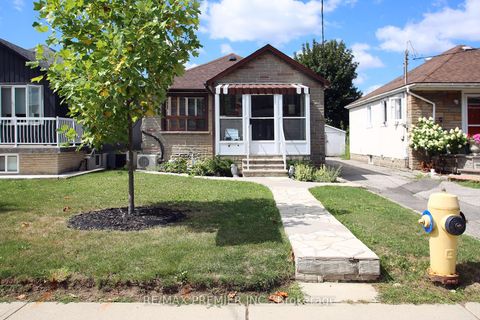 Photo 12 at 624 McRoberts Avenue, Fairbank, Toronto