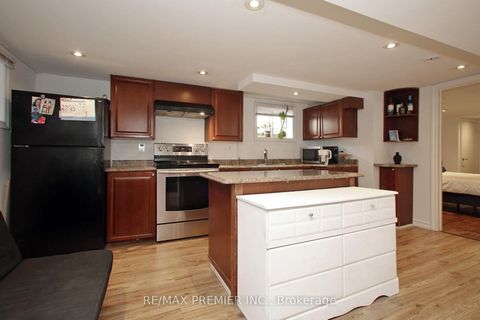 Photo 14 at 624 McRoberts Avenue, Fairbank, Toronto