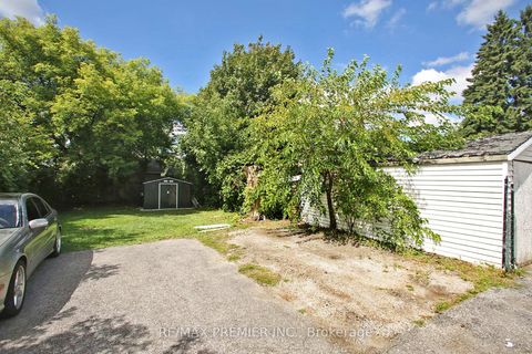 Photo 22 at 624 McRoberts Avenue, Fairbank, Toronto