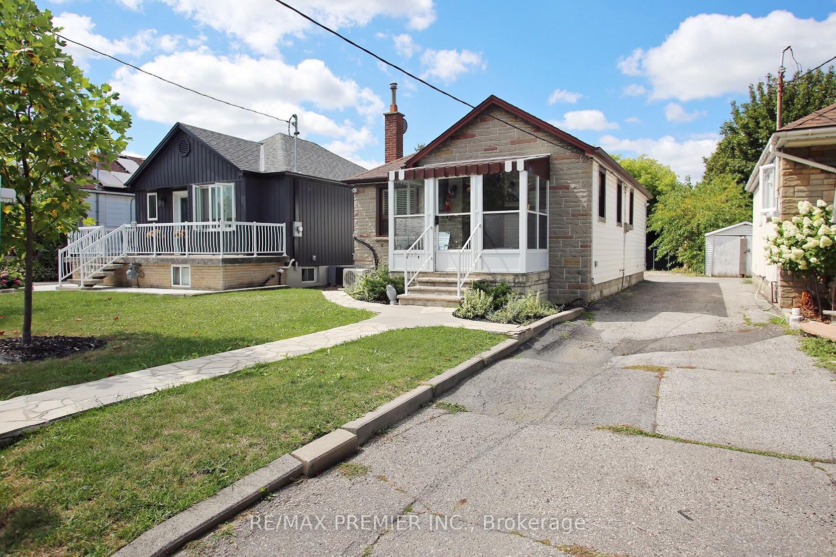624 McRoberts Avenue, Fairbank, Toronto 