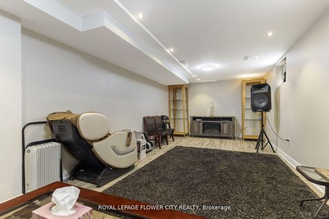 Photo 39 at 15 Thistle Ridge Drive E, East Woodbridge, Vaughan