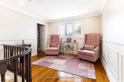 Photo 47 at 15 Thistle Ridge Drive E, East Woodbridge, Vaughan