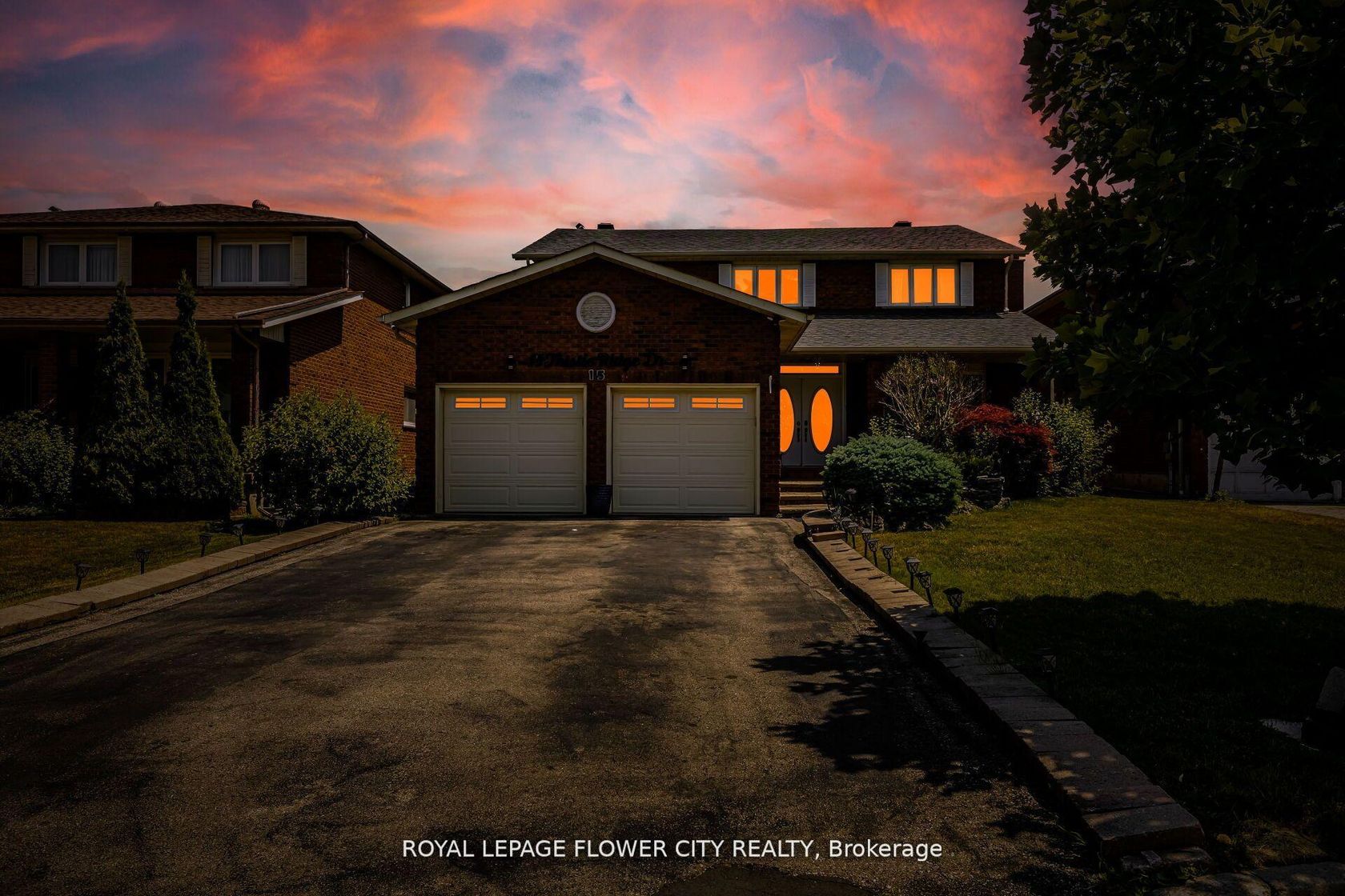 15 Thistle Ridge Drive E, East Woodbridge, Vaughan 