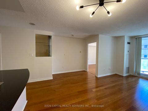 Photo 5 at 902 - 801 Bay Street, Bay Street Corridor, Toronto Photo 5 at 902 - 801 Bay Street, Bay Street Corridor, Toronto