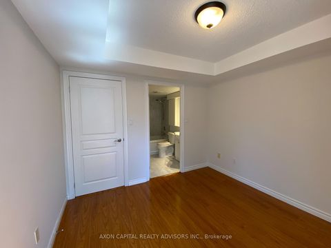 Photo 10 at 902 - 801 Bay Street, Bay Street Corridor, Toronto Photo 10 at 902 - 801 Bay Street, Bay Street Corridor, Toronto