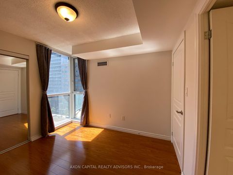 Photo 11 at 902 - 801 Bay Street, Bay Street Corridor, Toronto Photo 11 at 902 - 801 Bay Street, Bay Street Corridor, Toronto