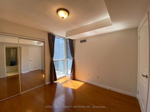 Photo 13 at 902 - 801 Bay Street, Bay Street Corridor, Toronto