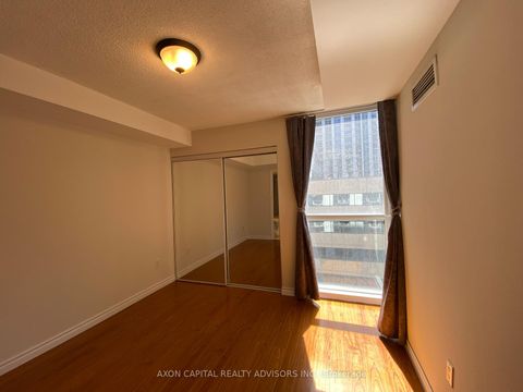 Photo 16 at 902 - 801 Bay Street, Bay Street Corridor, Toronto