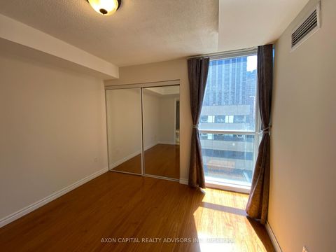 Photo 18 at 902 - 801 Bay Street, Bay Street Corridor, Toronto
