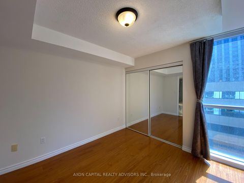 Photo 20 at 902 - 801 Bay Street, Bay Street Corridor, Toronto