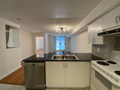 Photo 37 at 902 - 801 Bay Street, Bay Street Corridor, Toronto