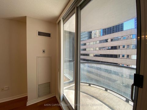 Photo 42 at 902 - 801 Bay Street, Bay Street Corridor, Toronto