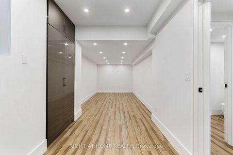 Photo 35 at 40 Sixth Street, New Toronto, Toronto