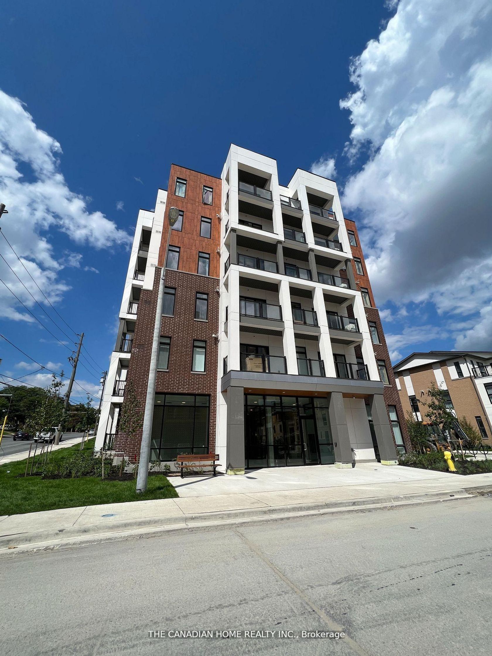 A402 - 160 CANON JACKSON Drive, Greenbrook, Toronto 