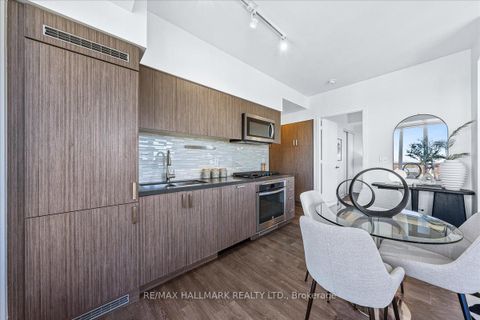 Photo 2 at 1811 - 501 St Clair Avenue W, Casa Loma, Toronto