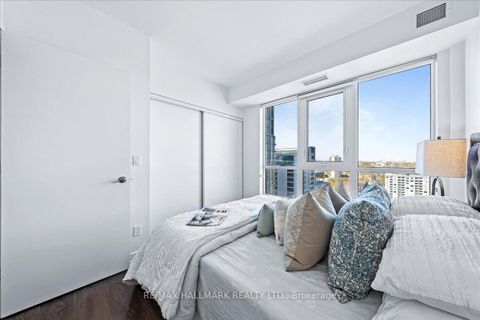 Photo 7 at 1811 - 501 St Clair Avenue W, Casa Loma, Toronto Photo 7 at 1811 - 501 St Clair Avenue W, Casa Loma, Toronto