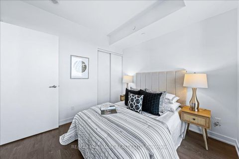 Photo 8 at 1811 - 501 St Clair Avenue W, Casa Loma, Toronto