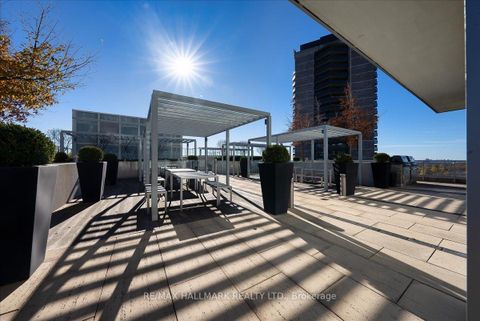 Photo 13 at 1811 - 501 St Clair Avenue W, Casa Loma, Toronto