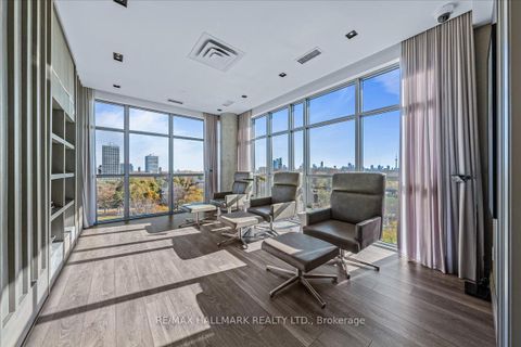 Photo 15 at 1811 - 501 St Clair Avenue W, Casa Loma, Toronto