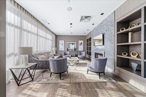 Photo 16 at 1811 - 501 St Clair Avenue W, Casa Loma, Toronto