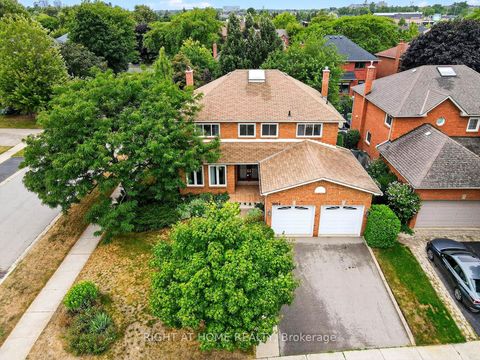 Photo 2 at 1084 Grandeur Crescent, WC Wedgewood Creek, Oakville