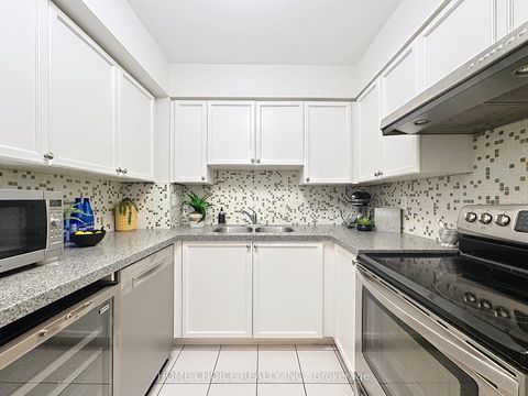 Photo 10 at 215 - 28 Empress Avenue, Willowdale East, Toronto