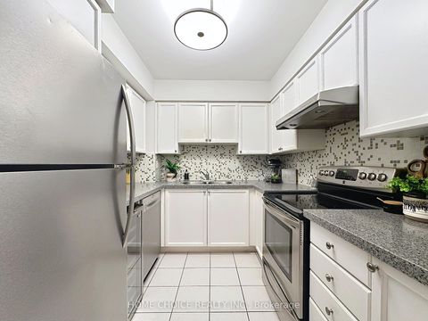 Photo 12 at 215 - 28 Empress Avenue, Willowdale East, Toronto