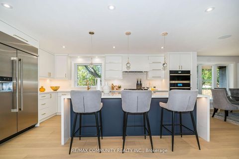 Photo 9 at 30 Kellythorne Drive, Donalda, Toronto