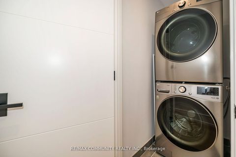 Photo 11 at 30 Kellythorne Drive, Donalda, Toronto