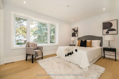 Photo 12 at 30 Kellythorne Drive, Donalda, Toronto