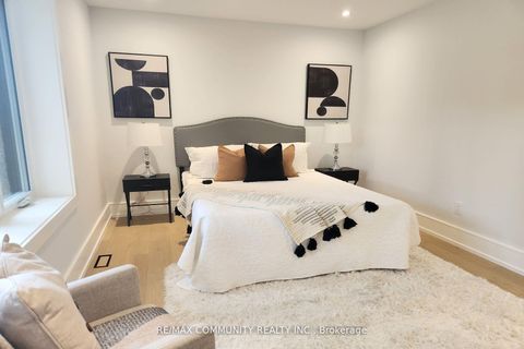 Photo 13 at 30 Kellythorne Drive, Donalda, Toronto