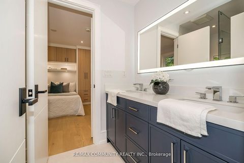 Photo 17 at 30 Kellythorne Drive, Donalda, Toronto