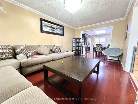Photo 2 at 327 Goldhawk Trail, Milliken, Toronto